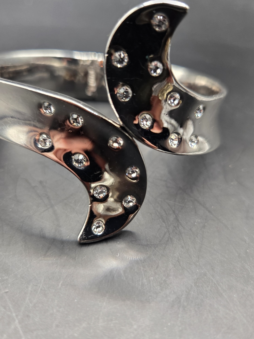 Vintage Silver Tone Crescent Moon Rhinestone Cuff Bracelet Hinged Statement Bang - Picture 7 of 7